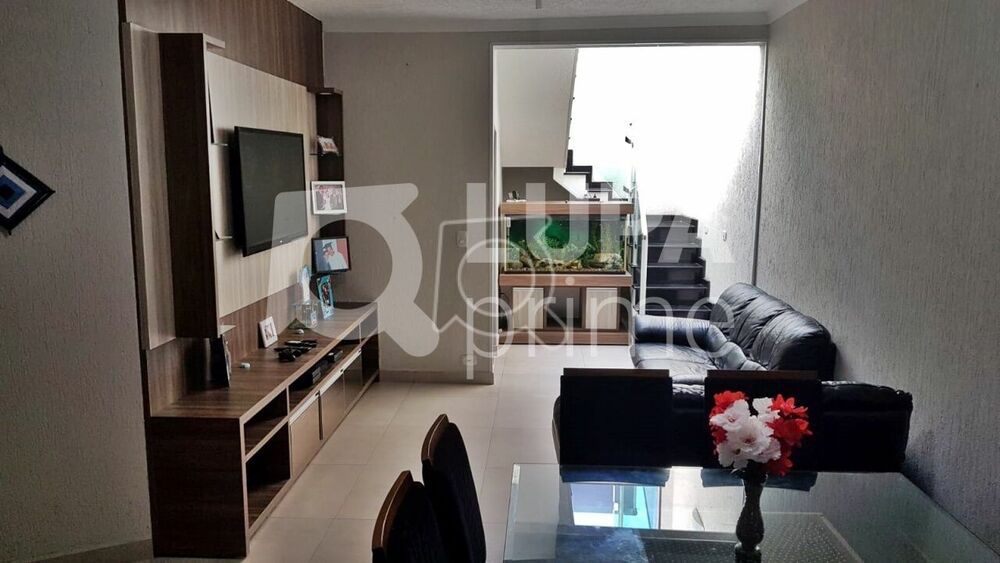 Casa à venda com 3 quartos, 166m² - Foto 1