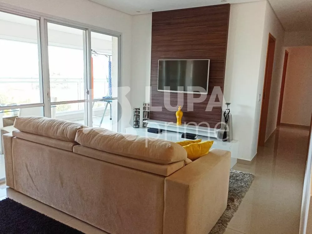 Apartamento à venda com 3 quartos, 158m² - Foto 1