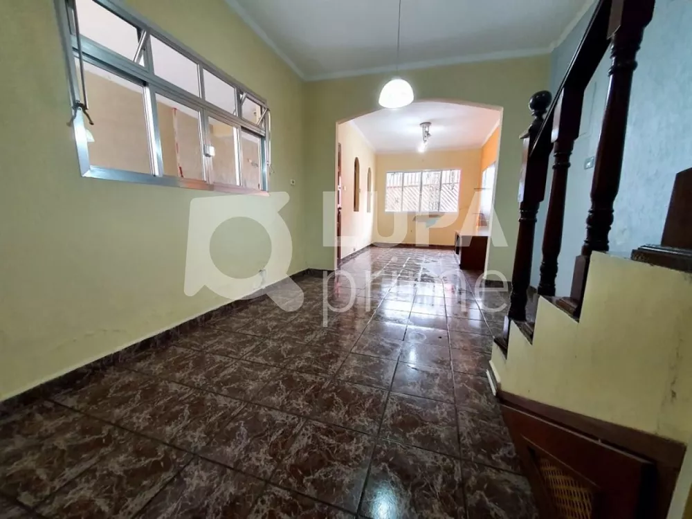 Casa à venda com 3 quartos, 200m² - Foto 1