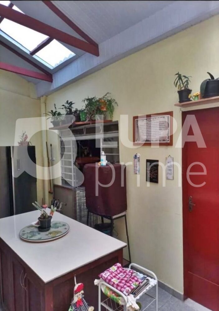 Casa à venda com 6 quartos, 157m² - Foto 4