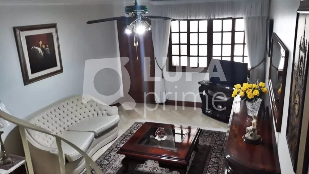 Casa à venda com 3 quartos, 108m² - Foto 1