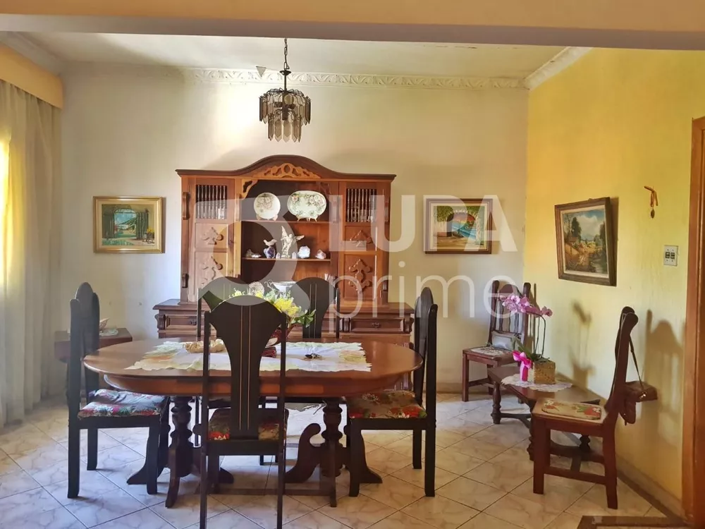 Casa, 3 quartos, 252 m² - Foto 1