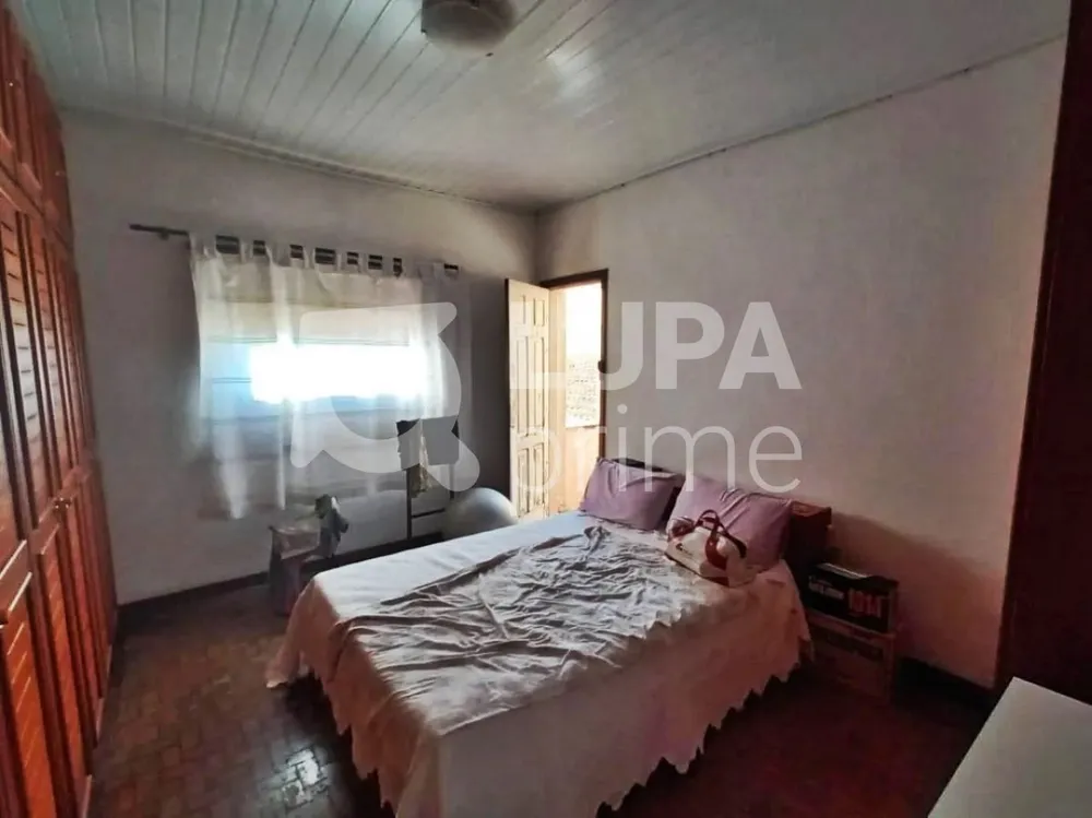 Casa, 5 quartos, 140 m² - Foto 2