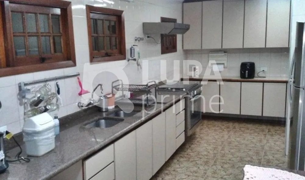 Casa, 3 quartos, 312 m² - Foto 9
