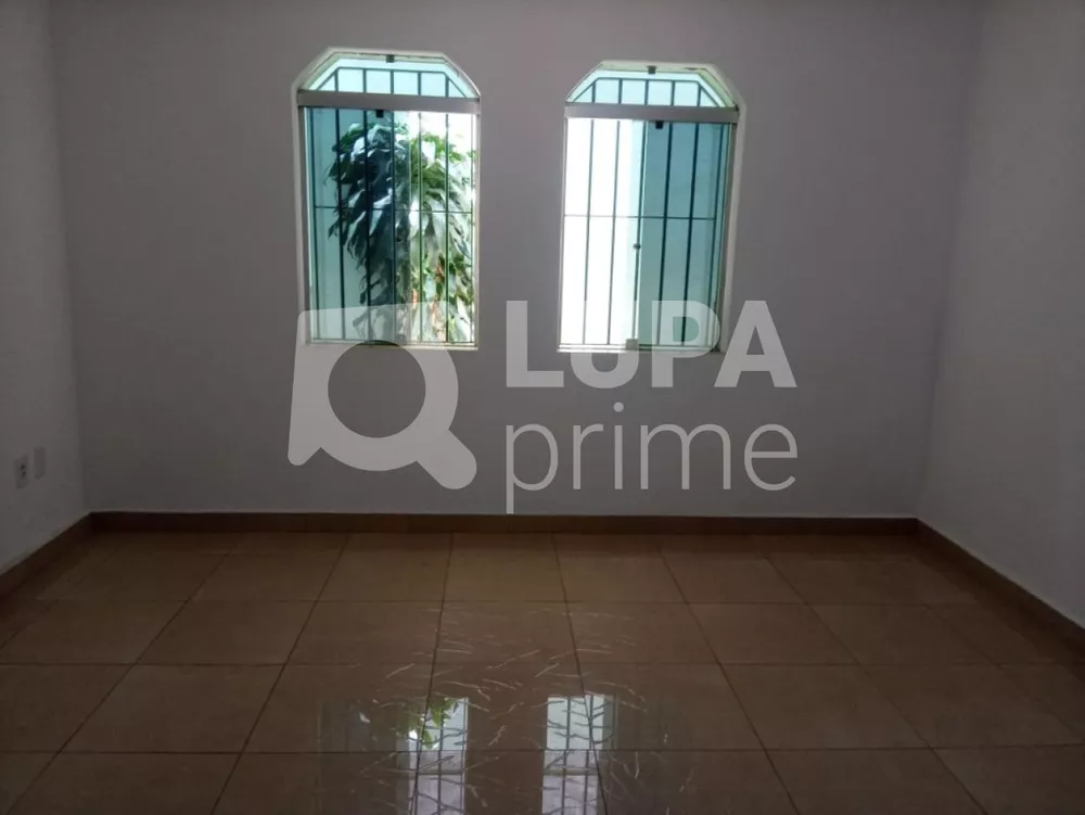 Casa para alugar com 7 quartos, 250m² - Foto 4