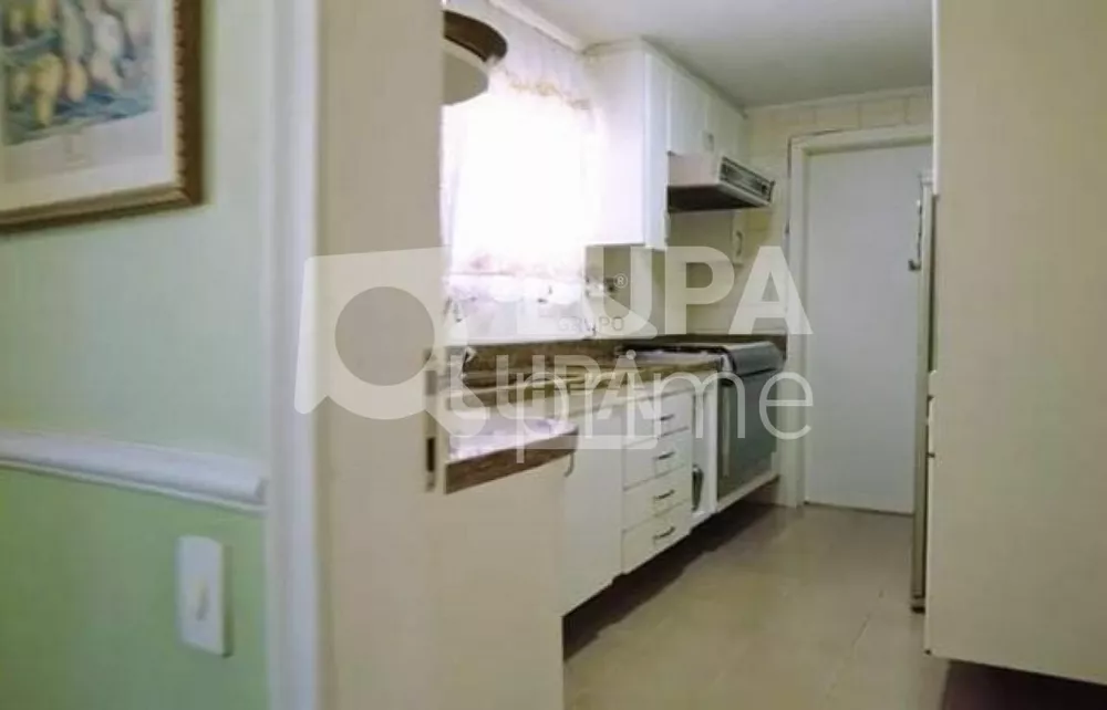 Apartamento à venda com 4 quartos, 230m² - Foto 4