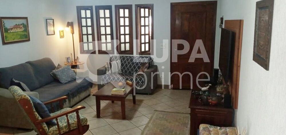 Casa Comercial à venda com 2 quartos, 209m² - Foto 8