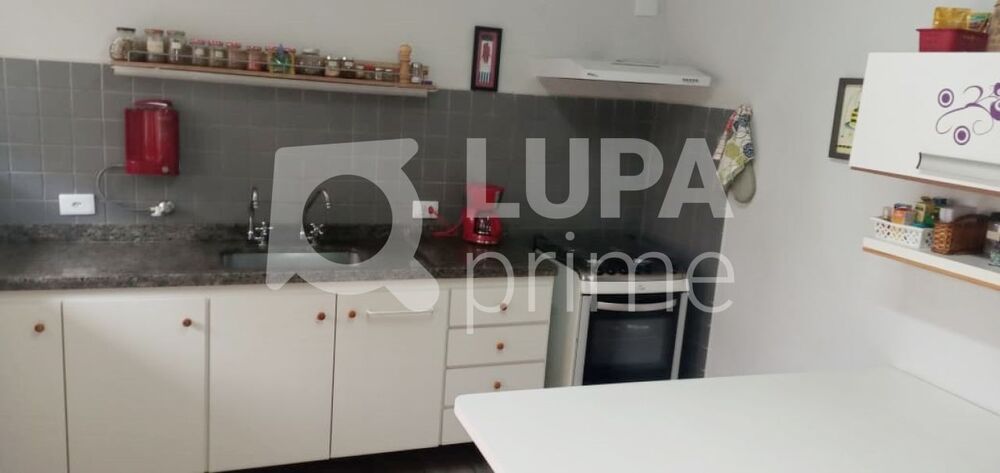 Casa Comercial à venda com 2 quartos, 209m² - Foto 12