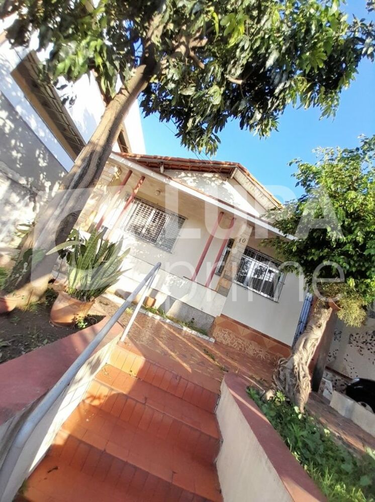Casa à venda com 2 quartos, 145m² - Foto 1