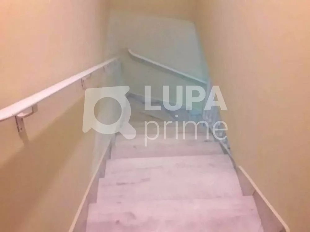 Casa à venda com 3 quartos, 219m² - Foto 2