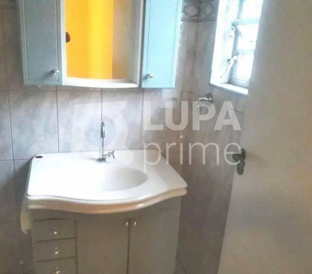 Casa à venda com 3 quartos, 219m² - Foto 8