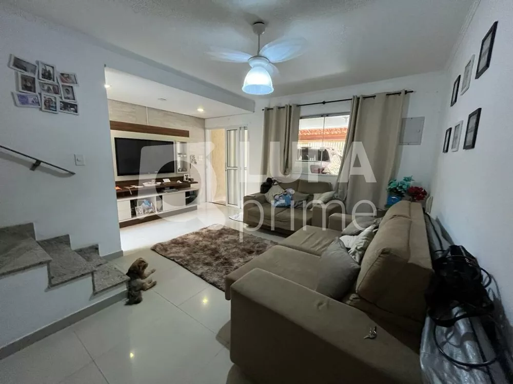 Casa à venda com 3 quartos, 210m² - Foto 3