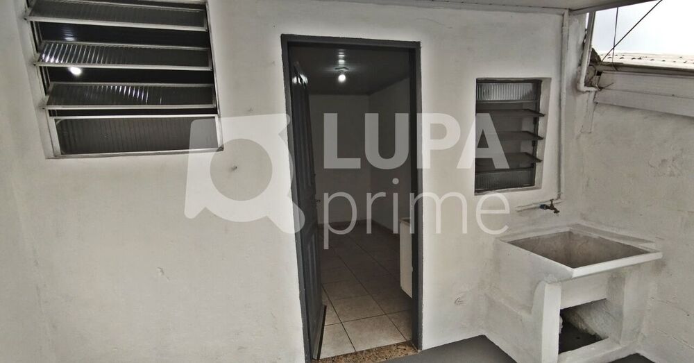 Casa para alugar com 1 quarto, 28m² - Foto 8