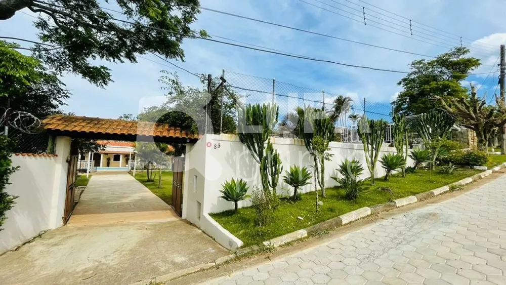 Chácara à venda com 4 quartos, 320m² - Foto 1