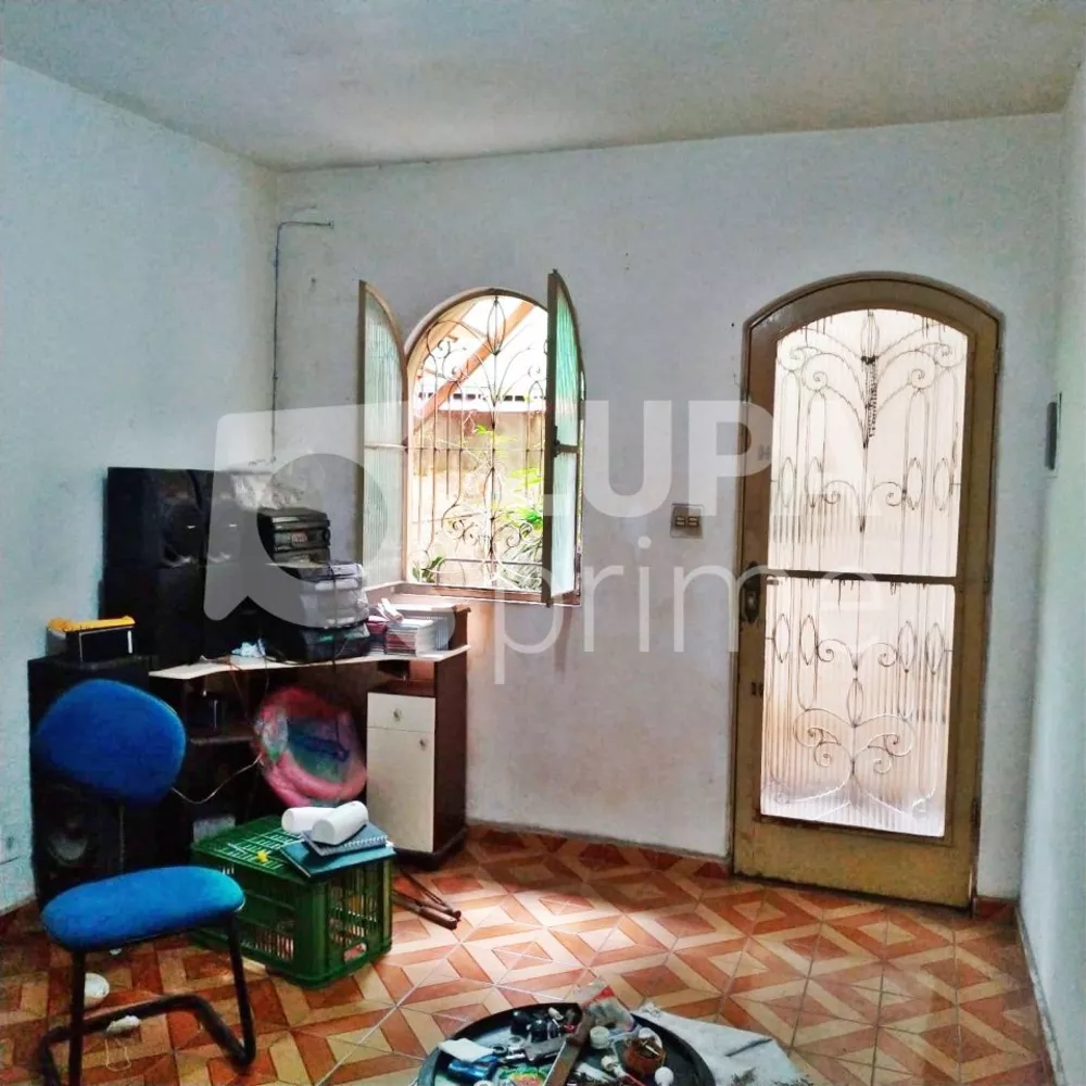 Casa à venda com 3 quartos, 150m² - Foto 1