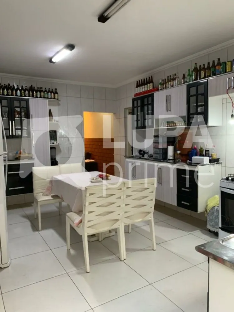 Casa, 3 quartos, 200 m² - Foto 11