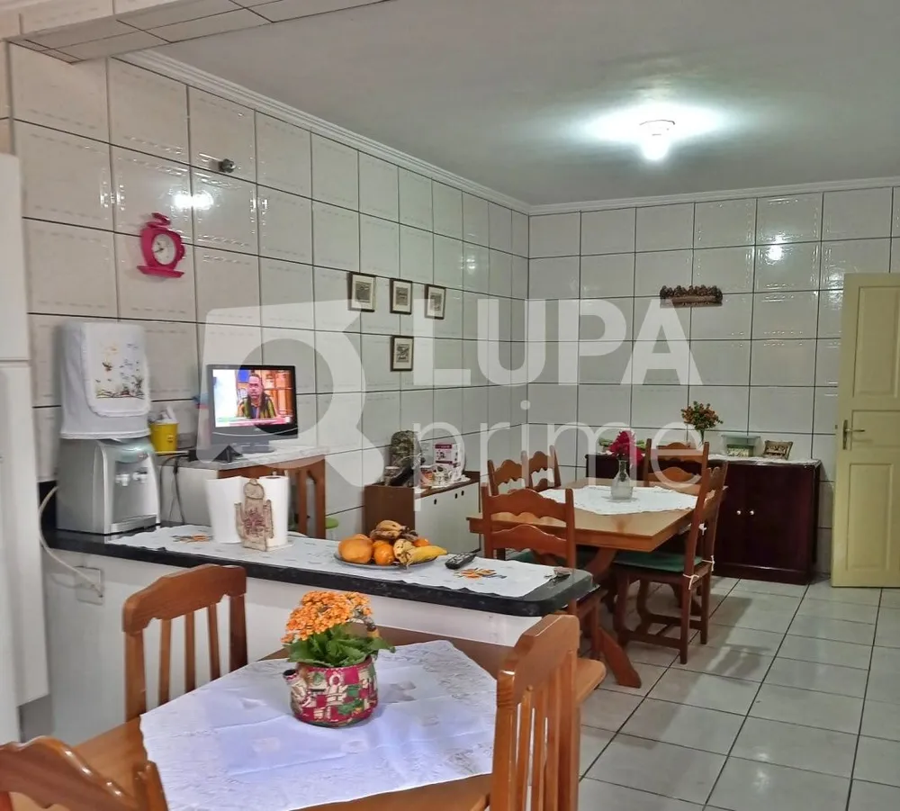 Casa, 4 quartos, 180 m² - Foto 1