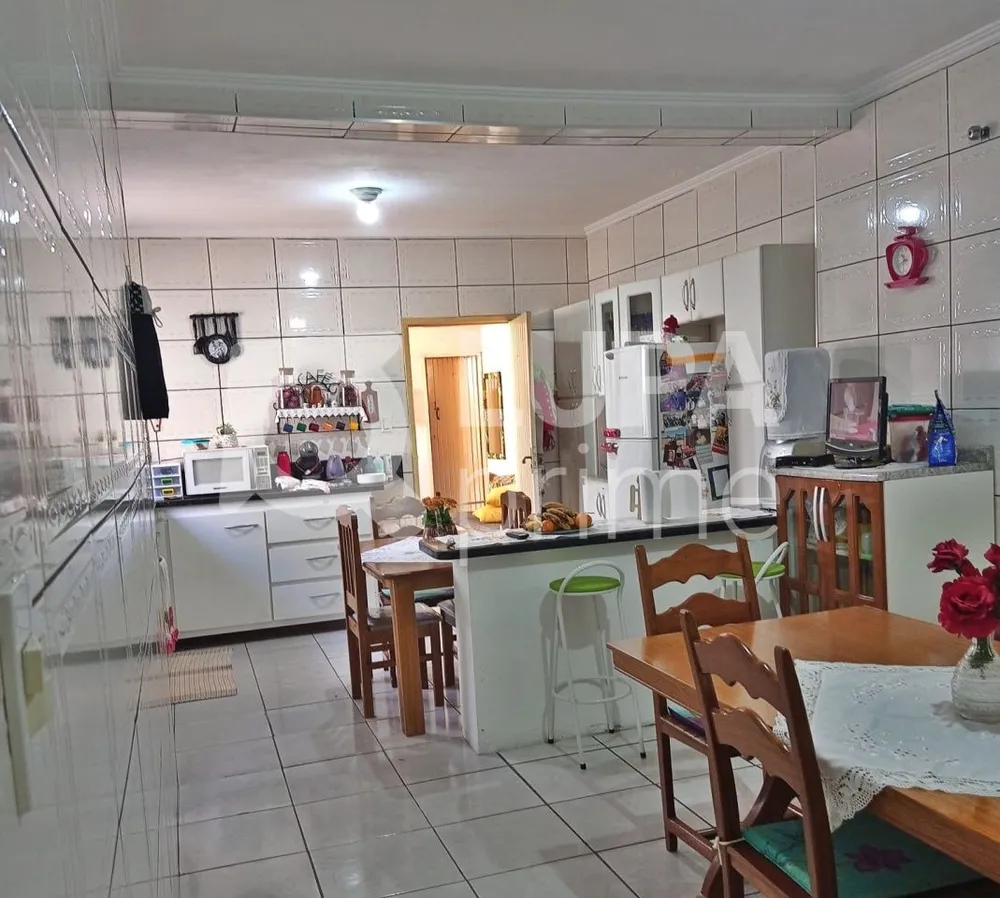 Casa, 4 quartos, 180 m² - Foto 2