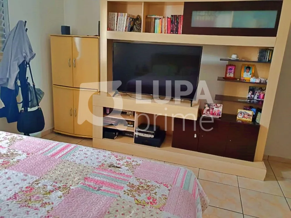Casa, 5 quartos, 143 m² - Foto 1