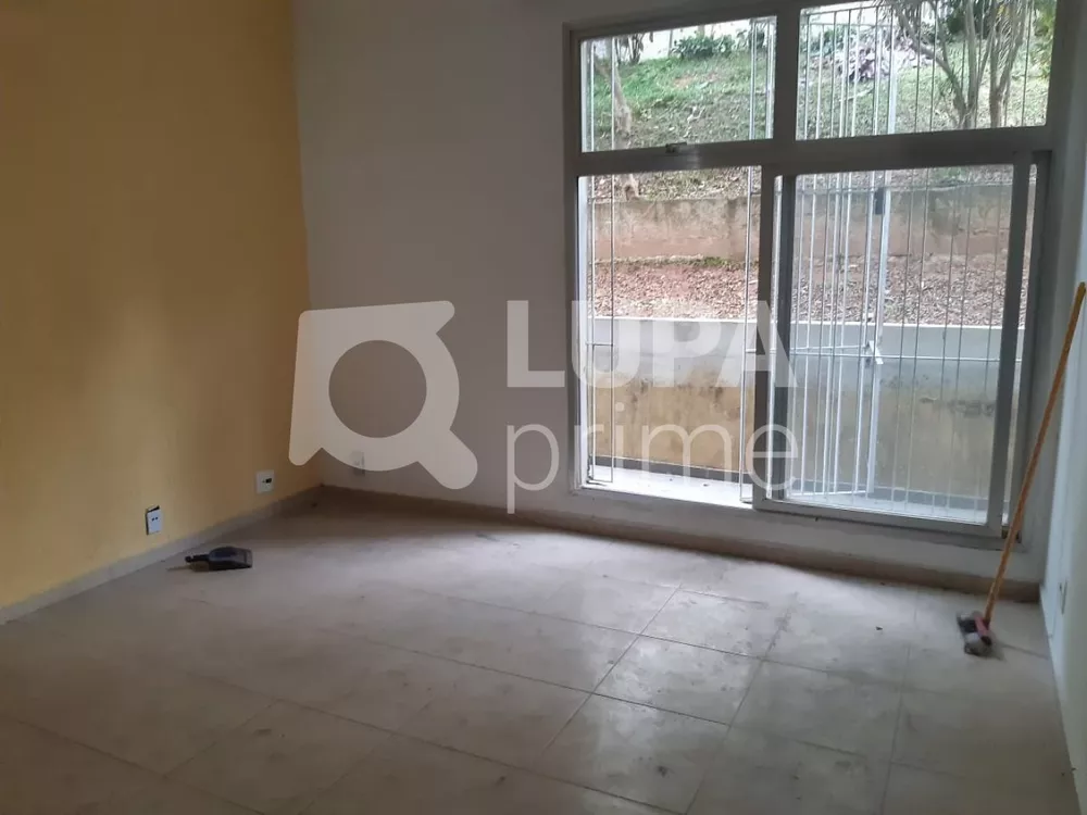 Apartamento à venda com 2 quartos, 70m² - Foto 3