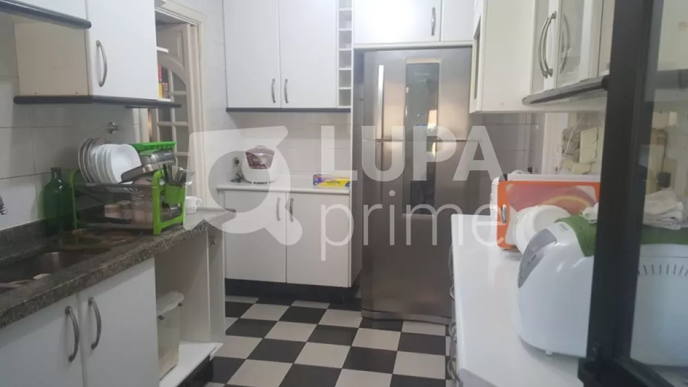 Apartamento à venda com 4 quartos, 210m² - Foto 3