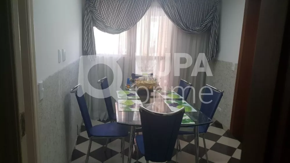 Apartamento à venda com 4 quartos, 210m² - Foto 4