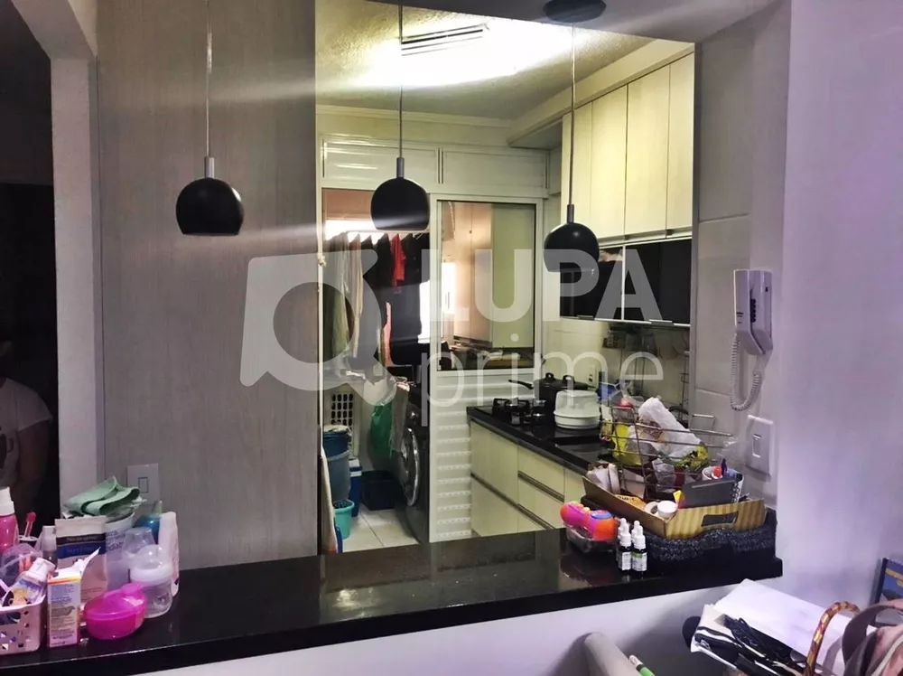 Apartamento à venda com 2 quartos, 70m² - Foto 3