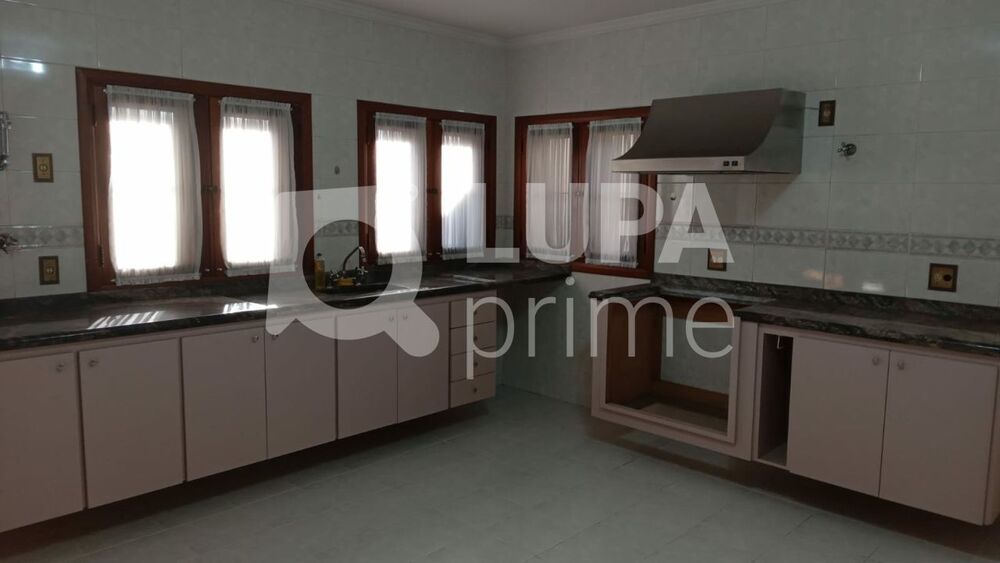 Casa para alugar com 3 quartos, 231m² - Foto 7