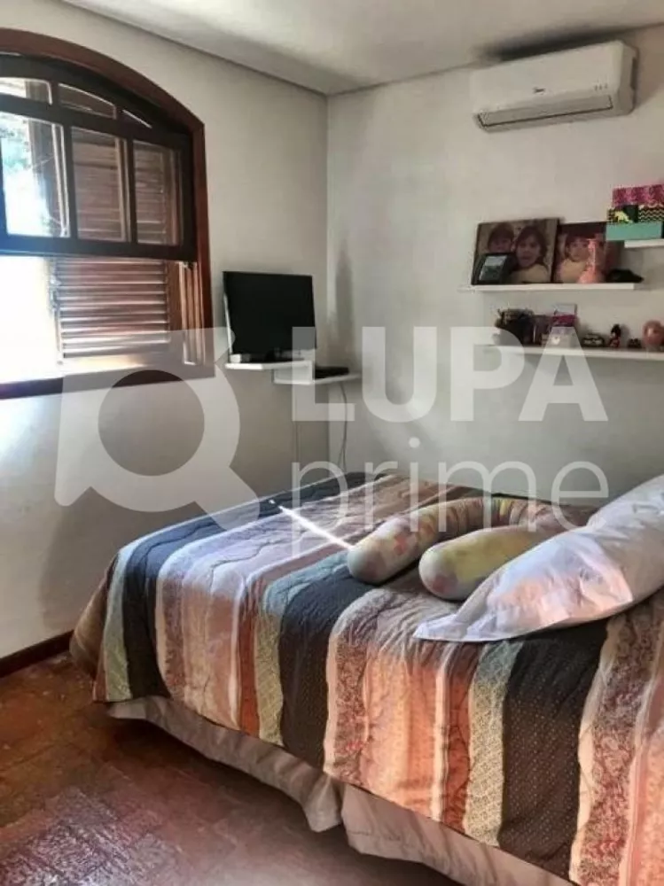 Casa à venda com 3 quartos, 330m² - Foto 6