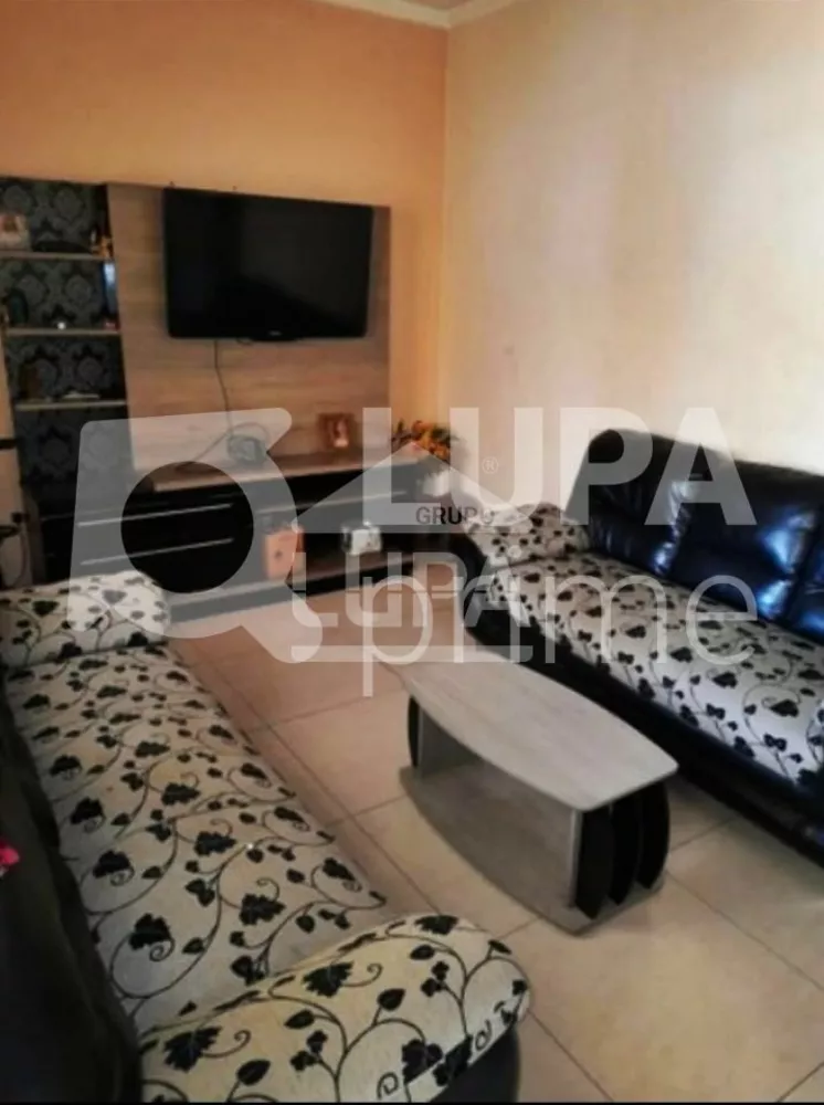 Casa à venda com 2 quartos, 190m² - Foto 1