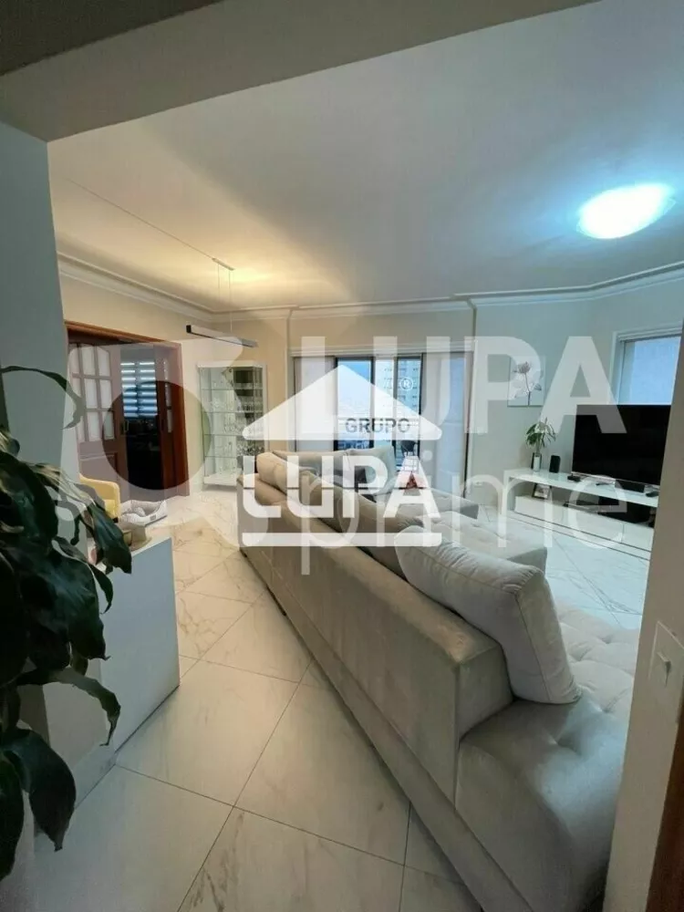 Apartamento à venda com 3 quartos, 141m² - Foto 2