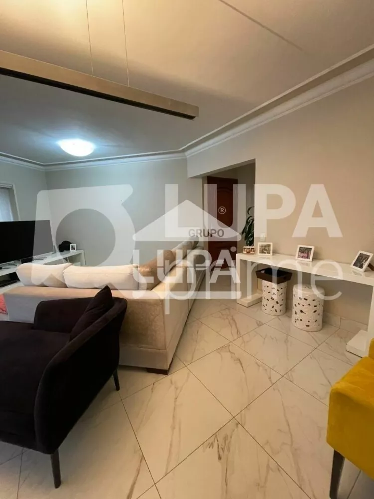 Apartamento à venda com 3 quartos, 141m² - Foto 4