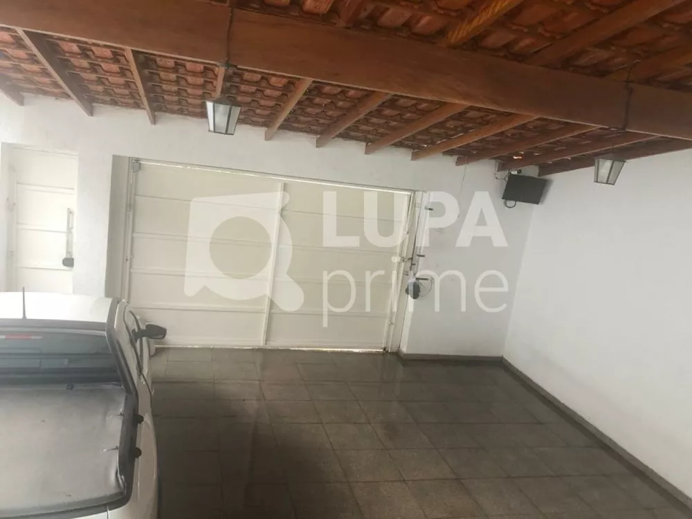 Casa à venda com 3 quartos, 179m² - Foto 1