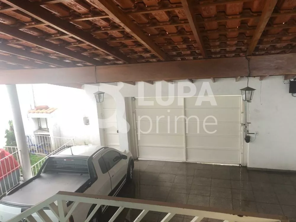 Casa à venda com 3 quartos, 179m² - Foto 2