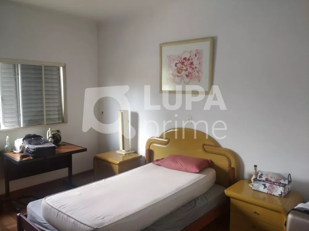 Casa à venda com 3 quartos, 340m² - Foto 4