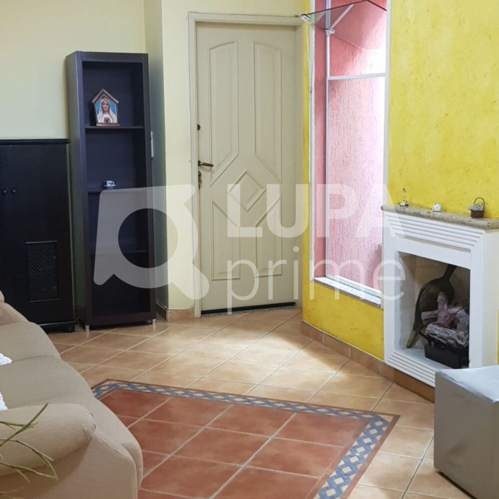 Casa à venda com 3 quartos, 250m² - Foto 4