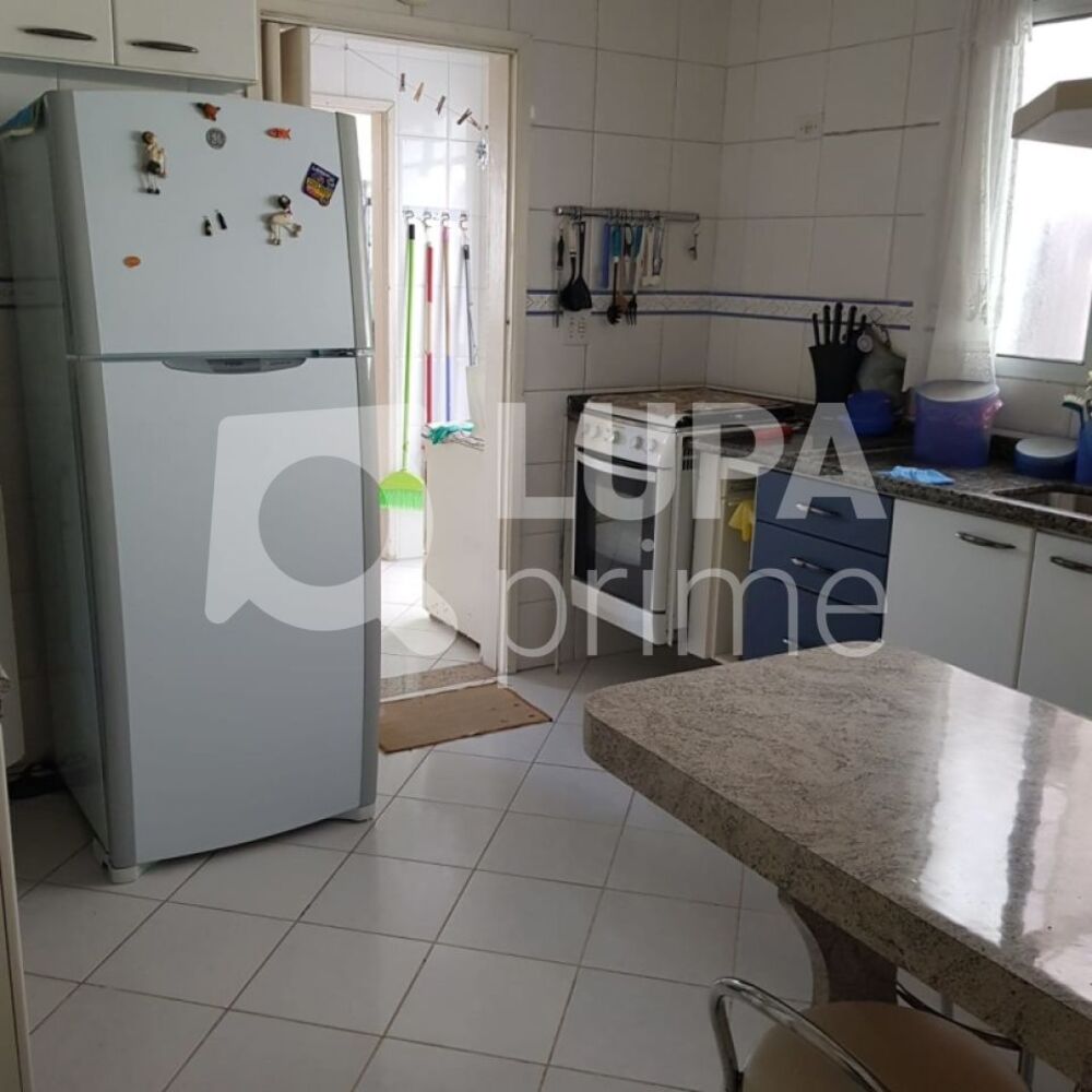 Casa à venda com 3 quartos, 250m² - Foto 8