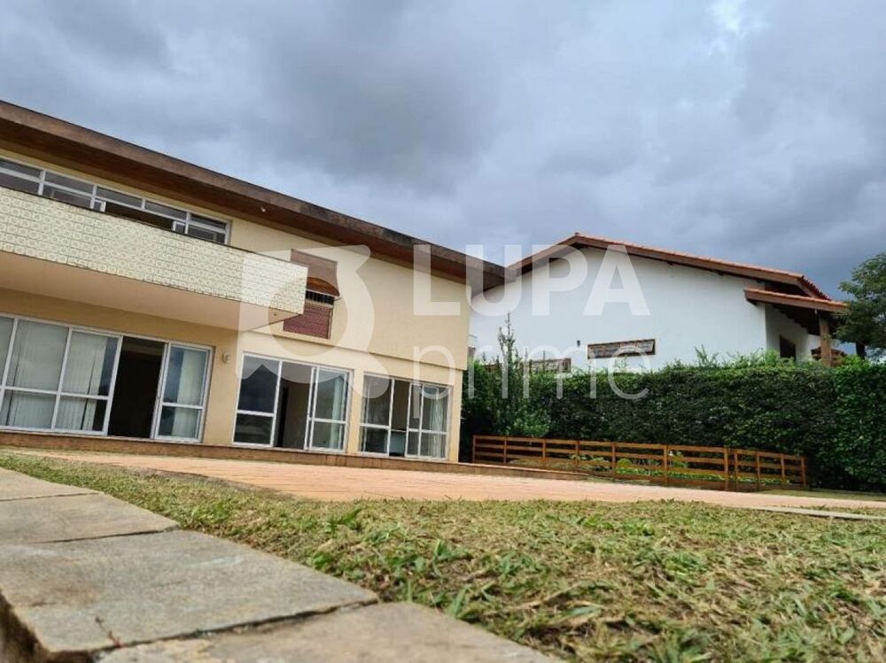 Casa à venda com 3 quartos, 441m² - Foto 1
