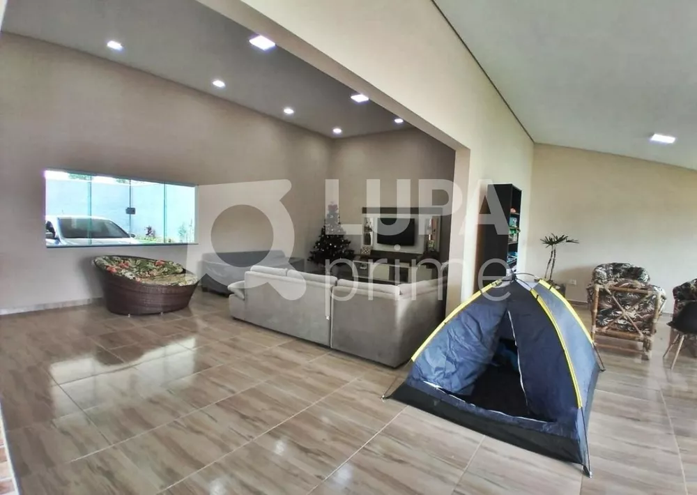 Chácara à venda com 5 quartos, 550m² - Foto 2