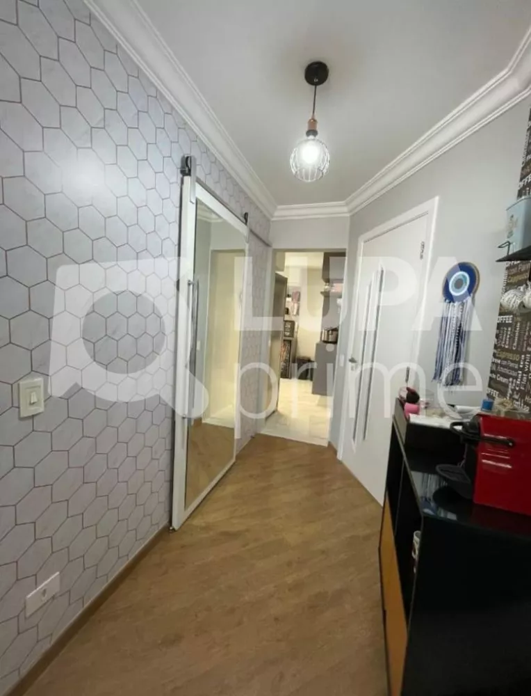 Apartamento à venda com 3 quartos, 81m² - Foto 2