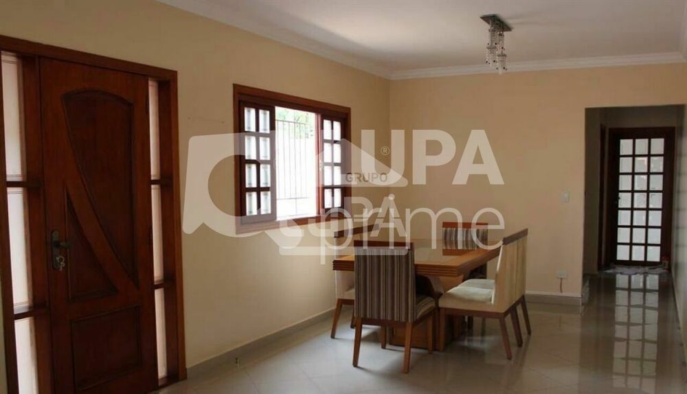 Casa à venda com 3 quartos, 300m² - Foto 2