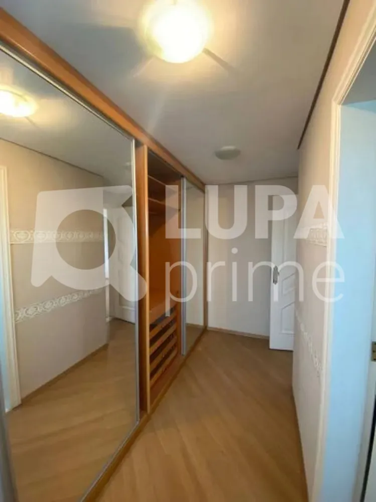 Casa, 5 quartos, 274 m² - Foto 1