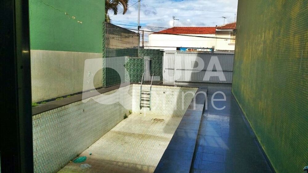Casa para alugar com 4 quartos, 300m² - Foto 3