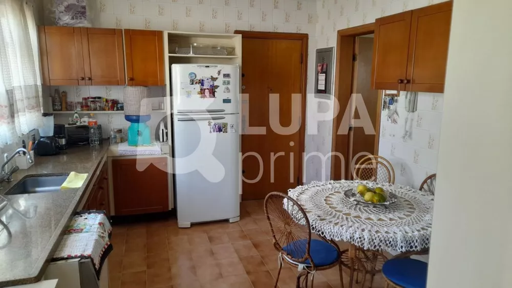 Apartamento à venda com 3 quartos, 135m² - Foto 4