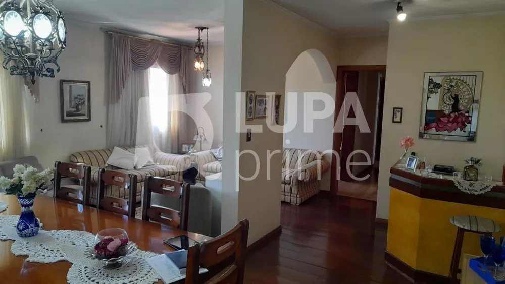 Apartamento à venda com 3 quartos, 135m² - Foto 2