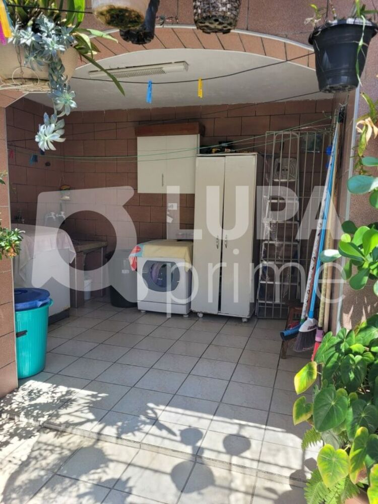 Casa à venda com 3 quartos, 125m² - Foto 1