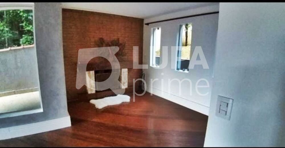 Casa à venda com 3 quartos, 308m² - Foto 7