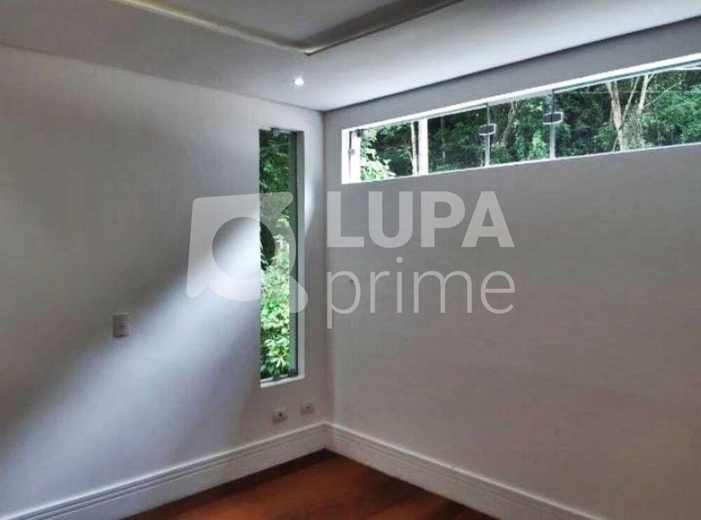 Casa à venda com 3 quartos, 308m² - Foto 9