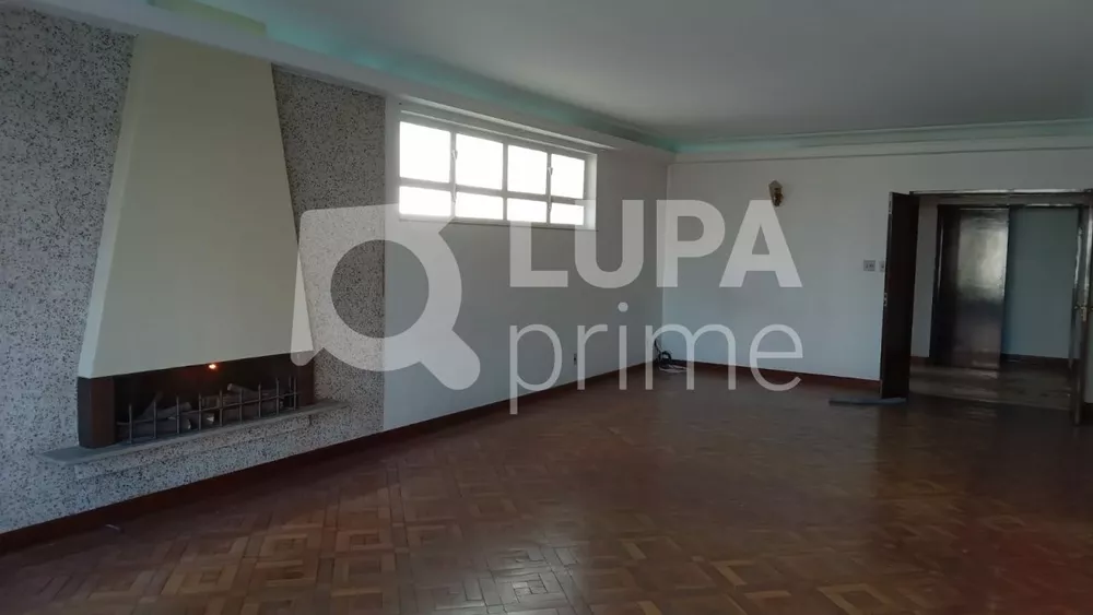 Casa à venda com 6 quartos, 380m² - Foto 2