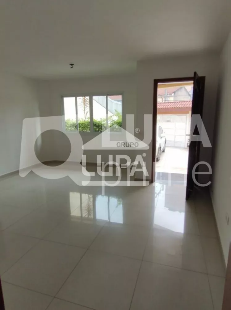 Casa à venda com 3 quartos, 150m² - Foto 3